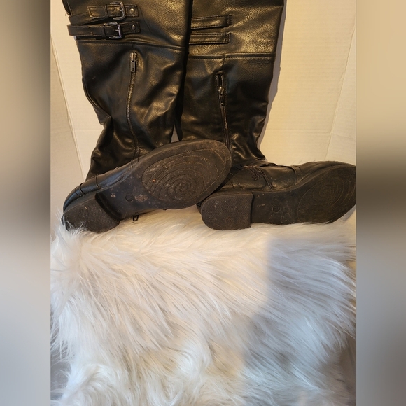 Black Leather Over Knee-High Boots with Buckles - Picture 4 of 5